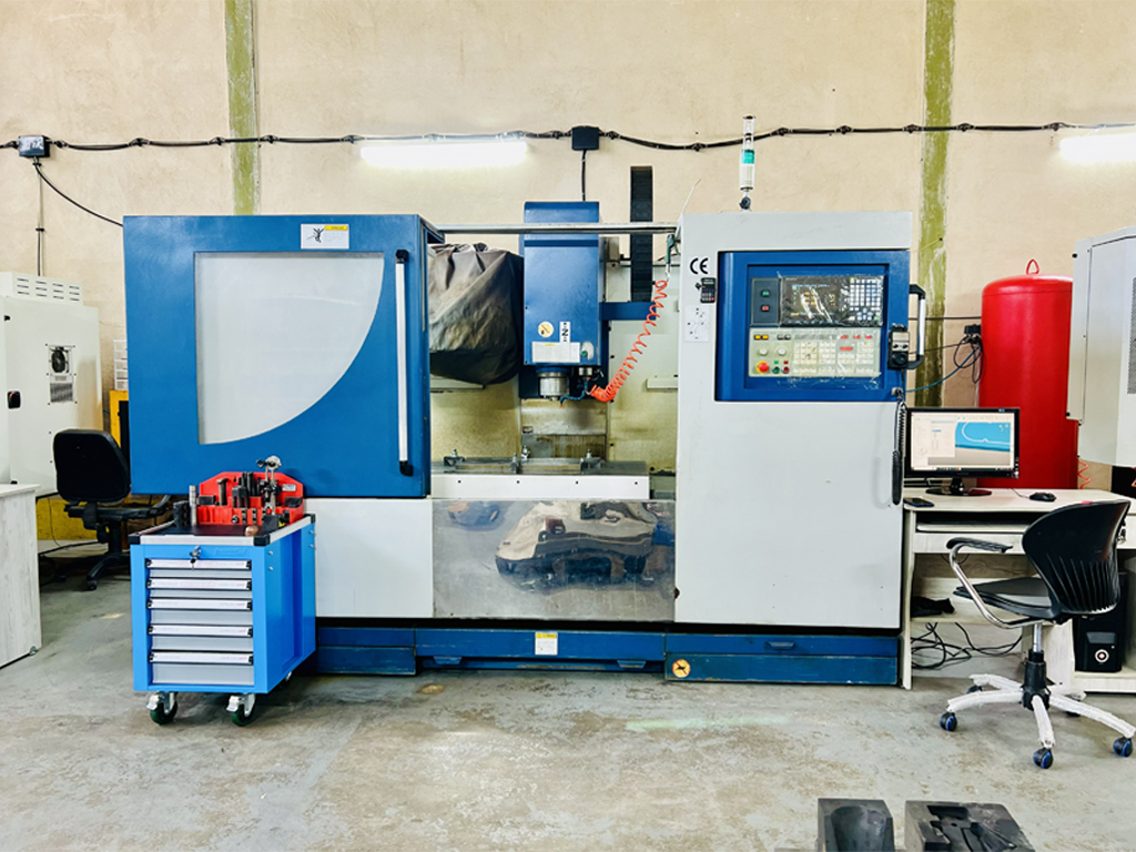 دستگاه cnc در قالبسازی دیاکو